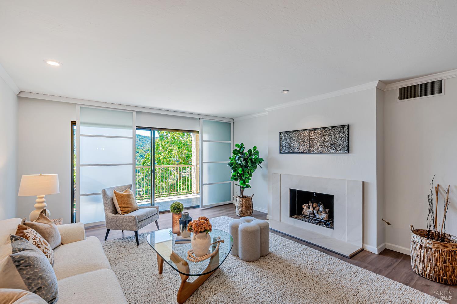 565 Via Casitas #15