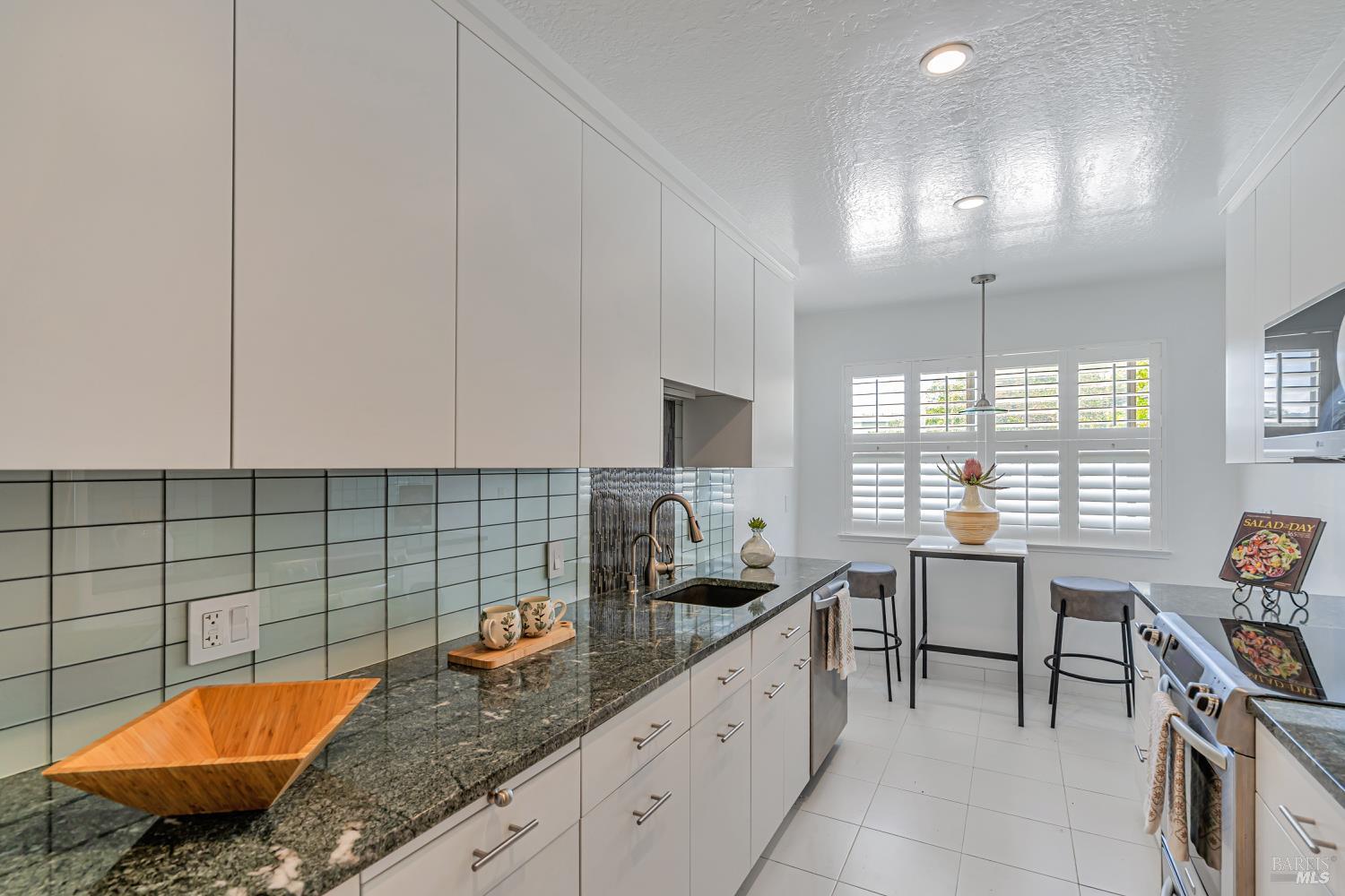 565 Via Casitas #15