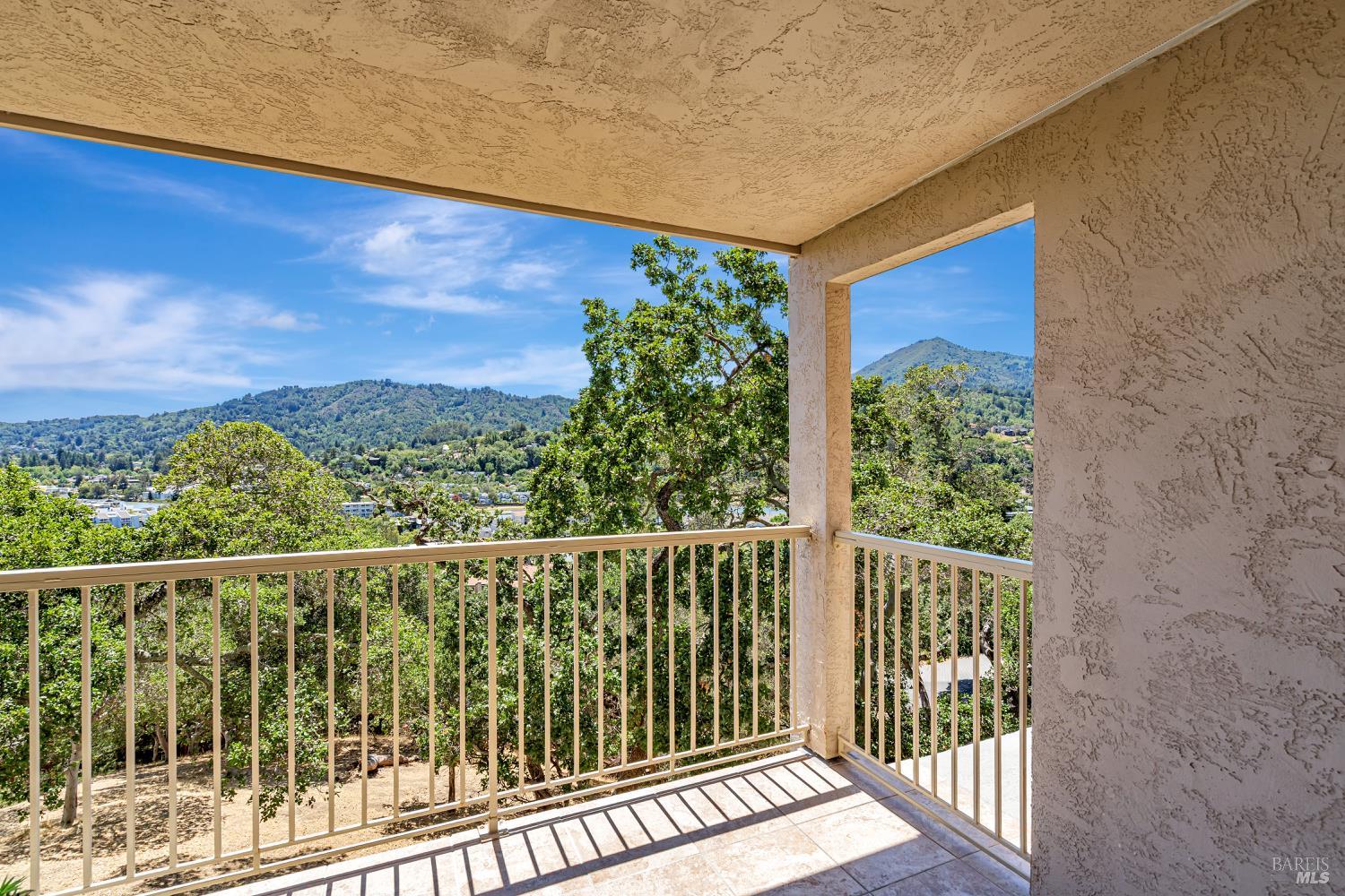 565 Via Casitas #15