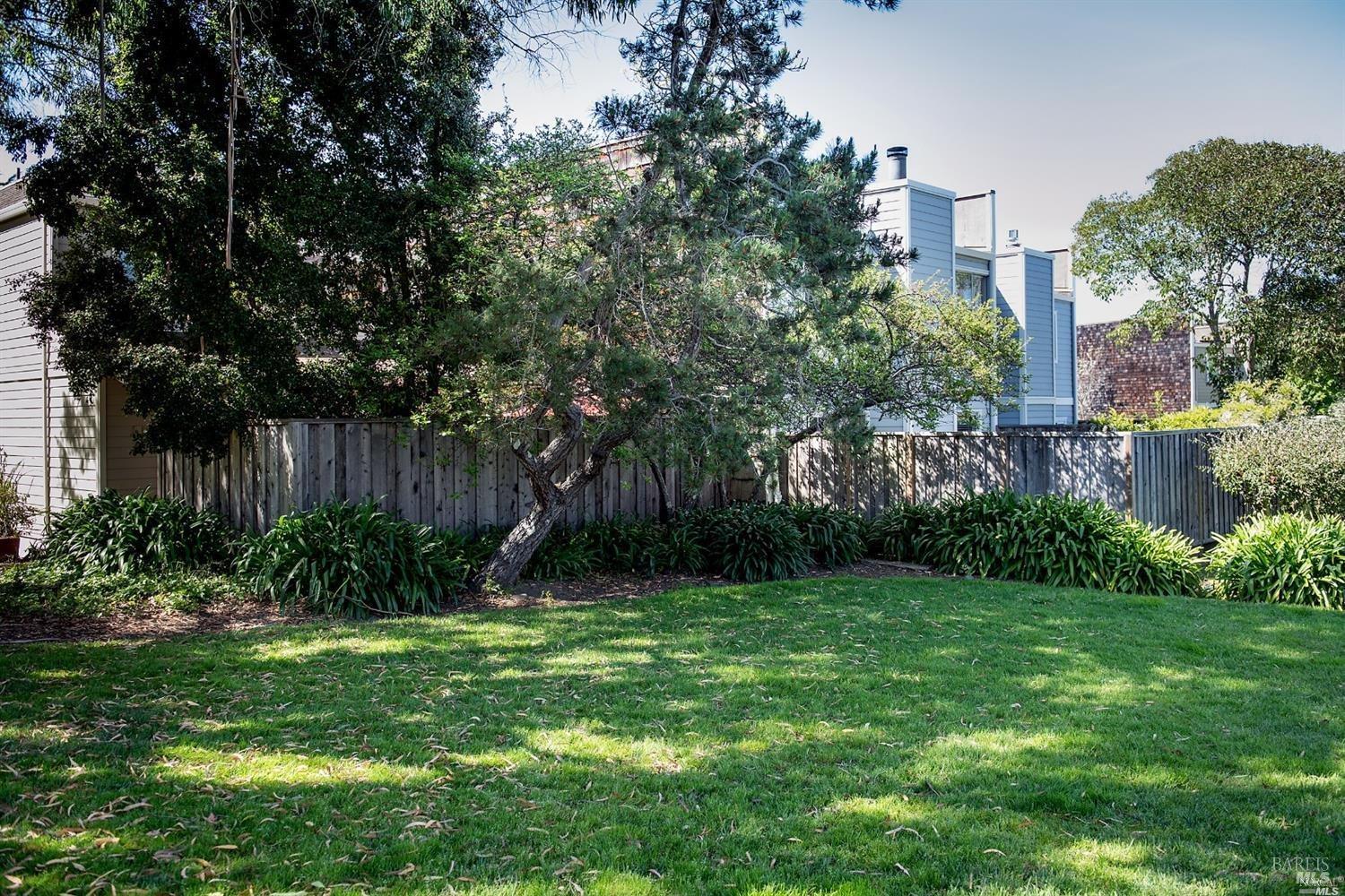 89 Mariner Green Dr