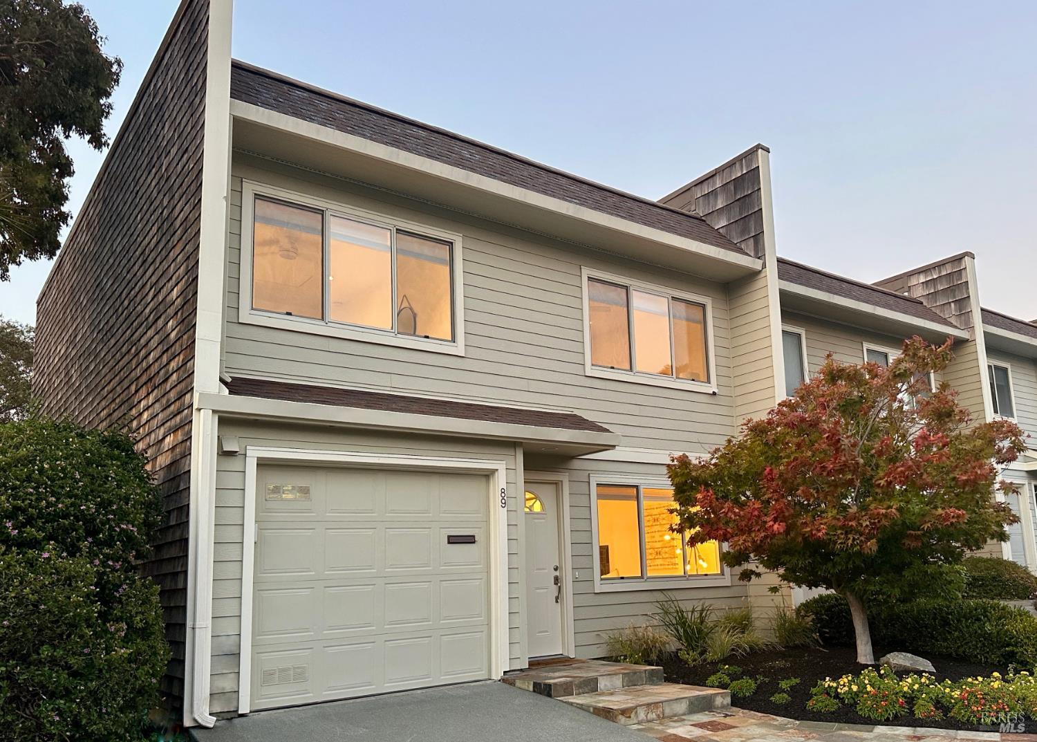 89 Mariner Green Dr