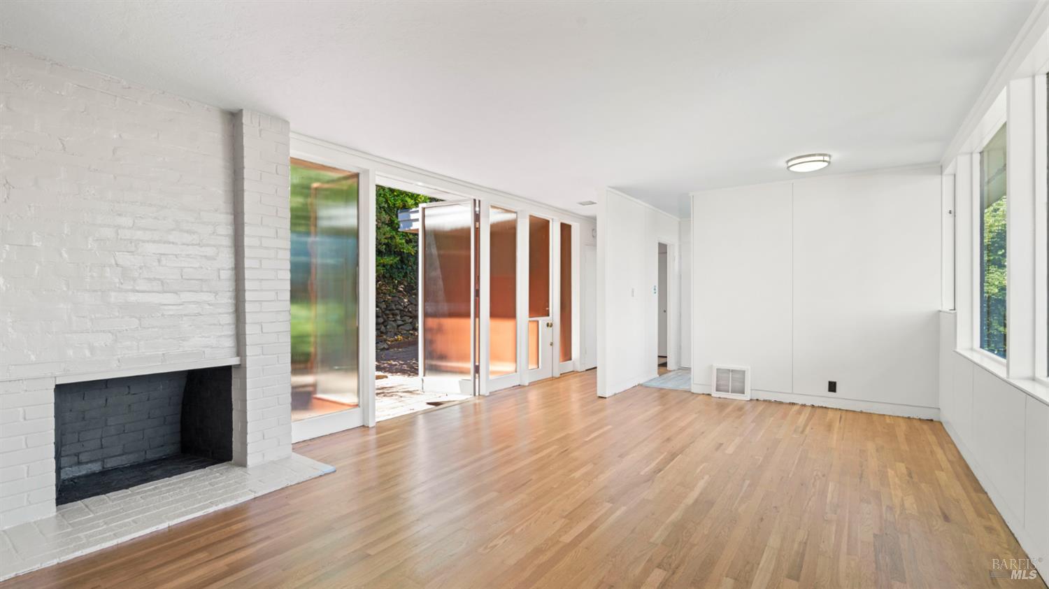 16-18 Sausalito Blvd