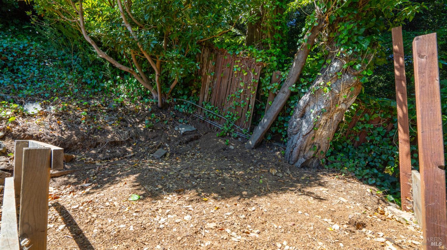 16-18 Sausalito Blvd