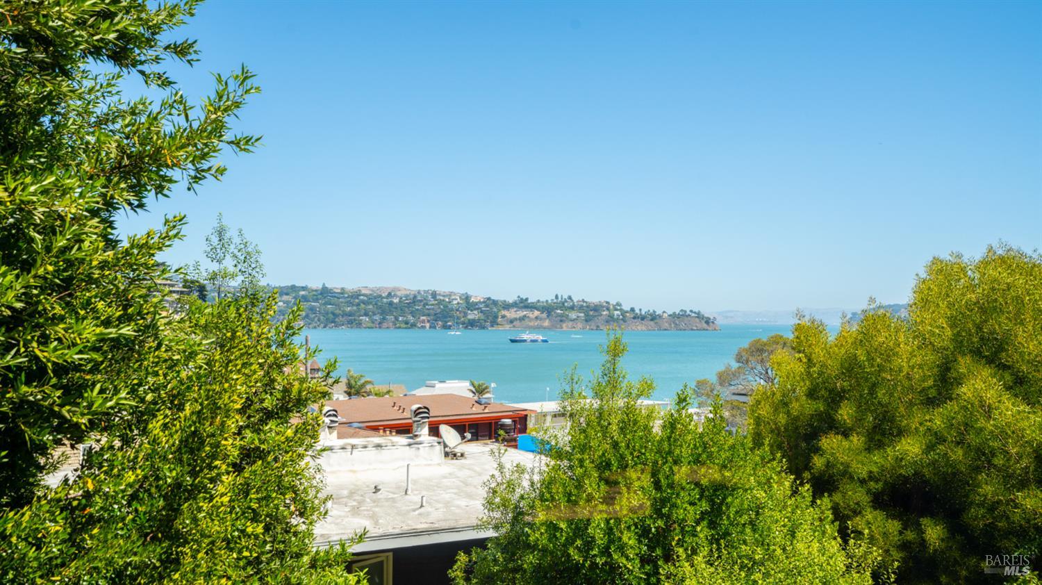 16-18 Sausalito Blvd