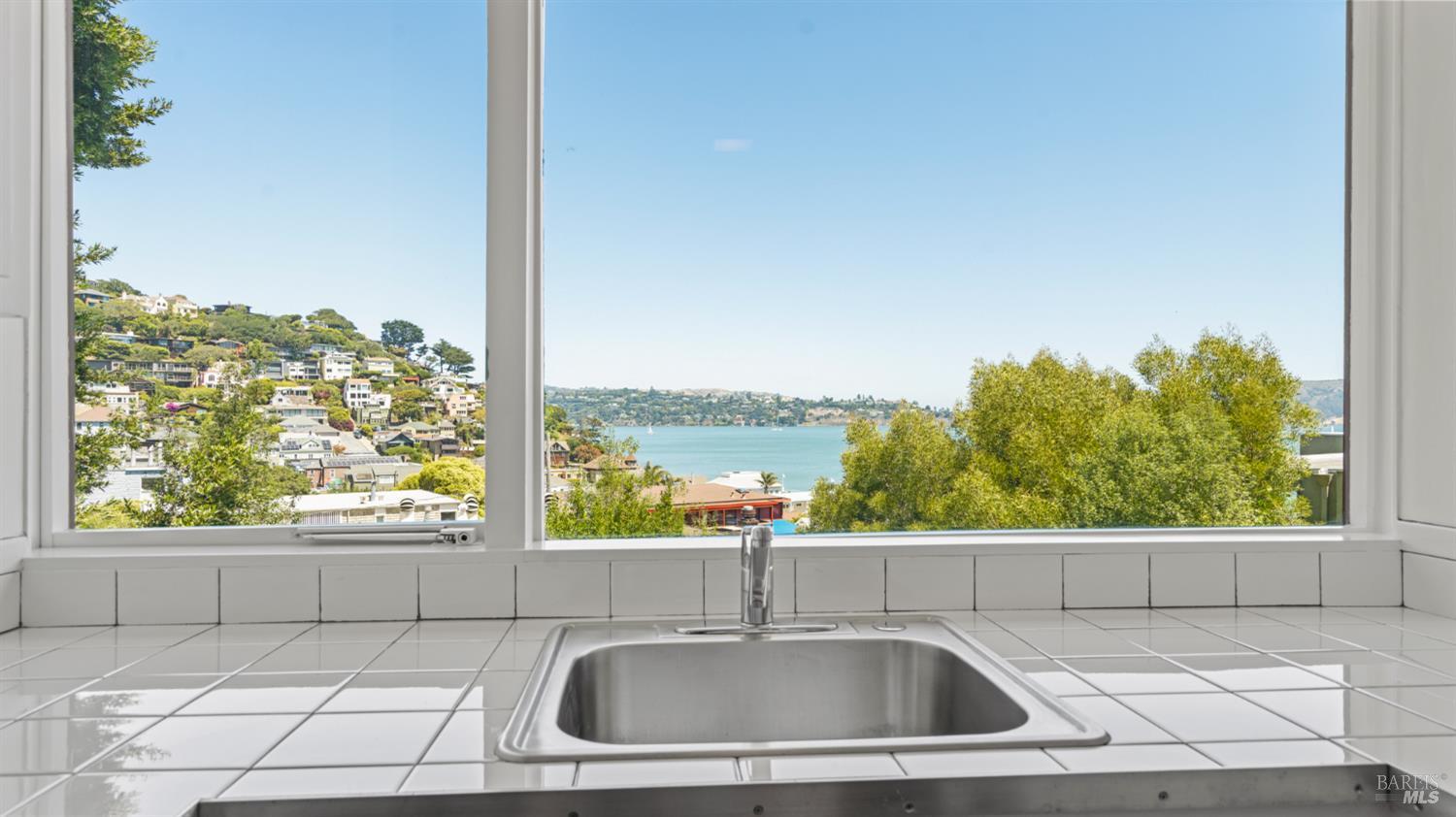 16-18 Sausalito Blvd