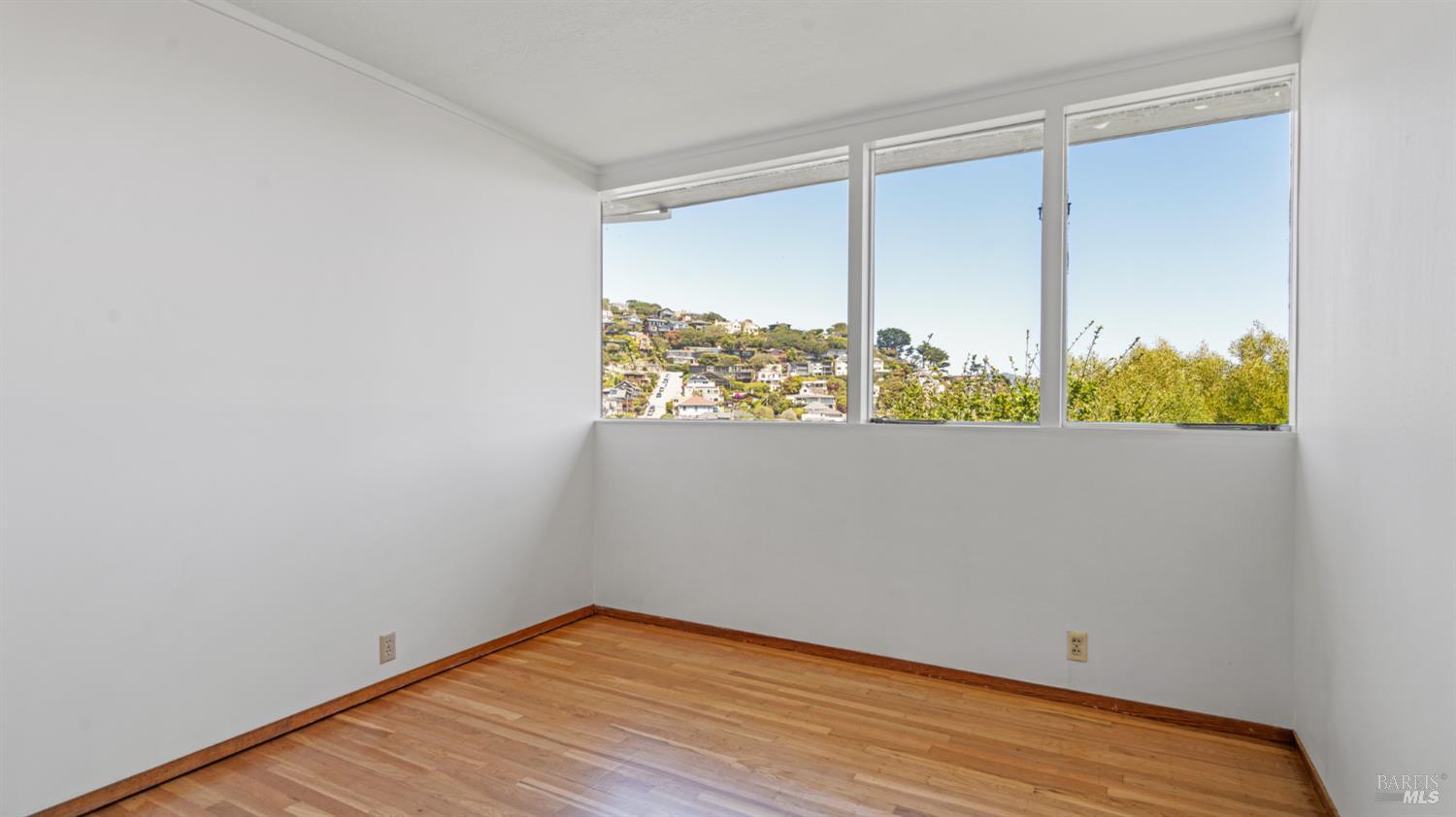 16-18 Sausalito Blvd