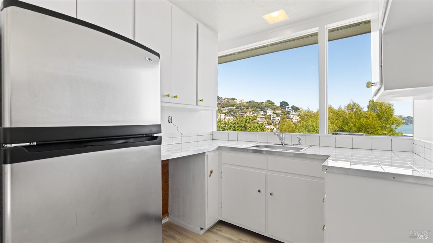 16-18 Sausalito Blvd