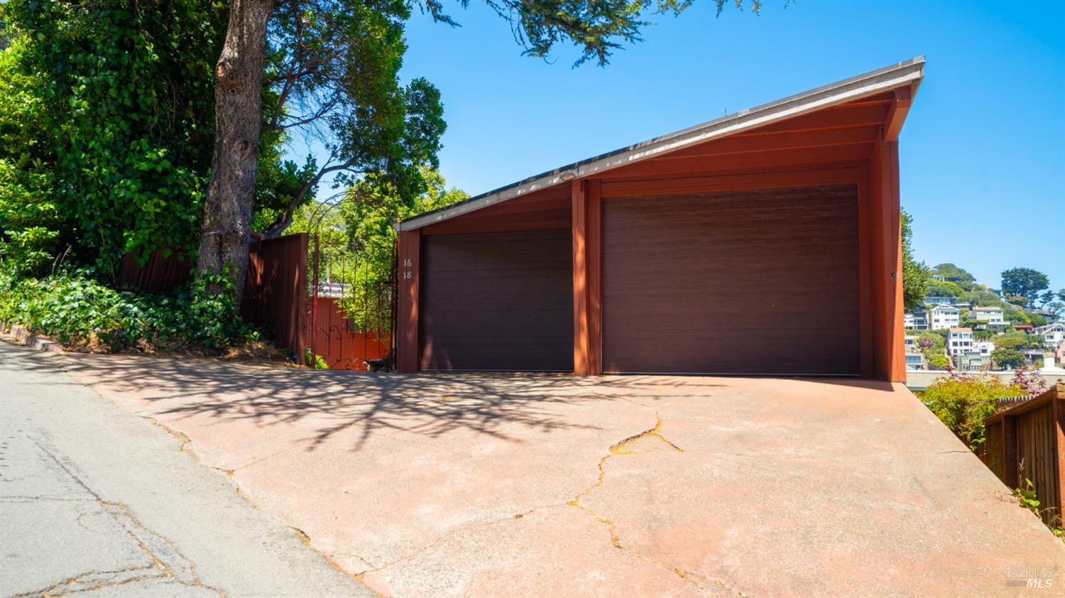 16-18 Sausalito Blvd