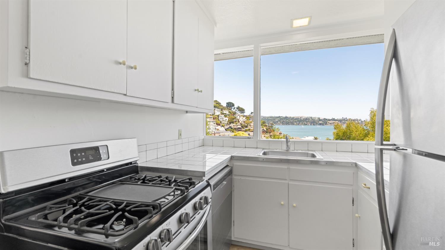 16-18 Sausalito Blvd