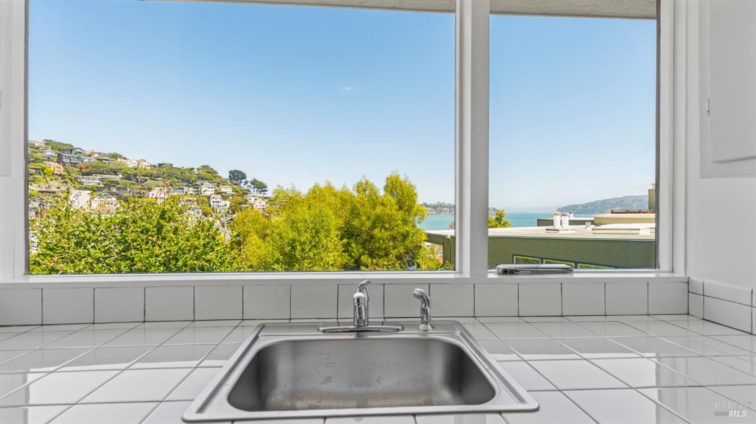 16-18 Sausalito Blvd