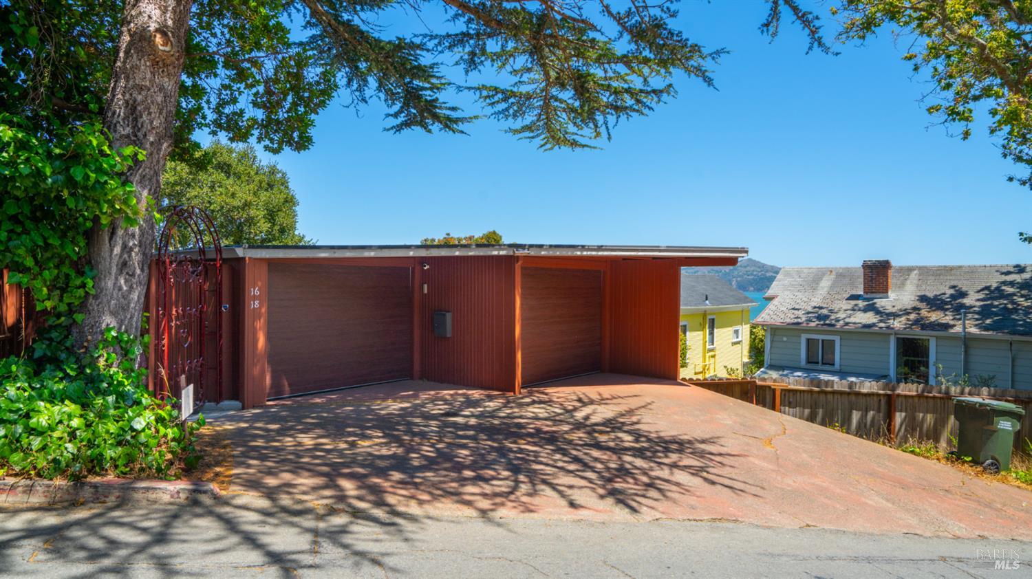 16-18 Sausalito Blvd