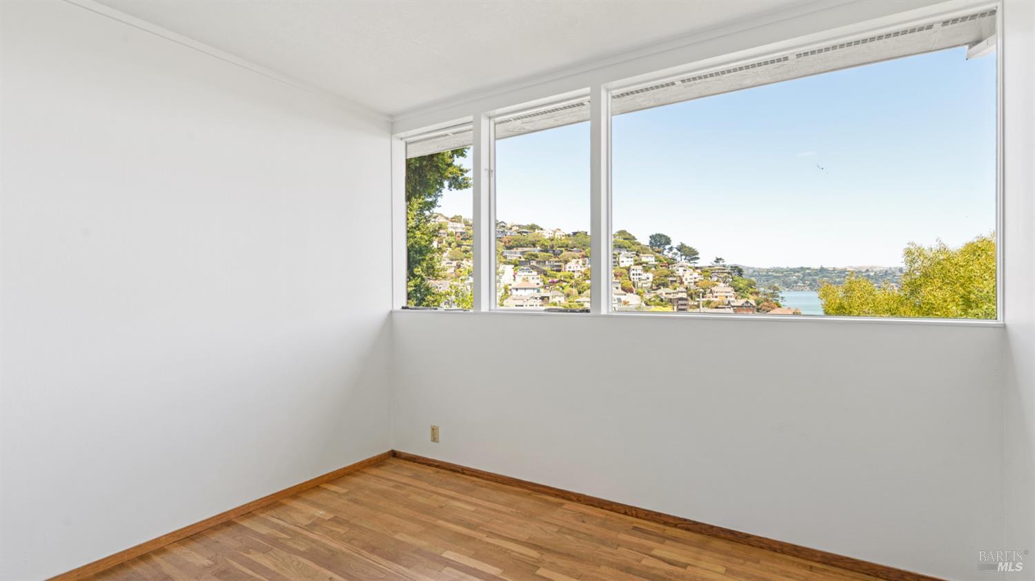 16-18 Sausalito Blvd