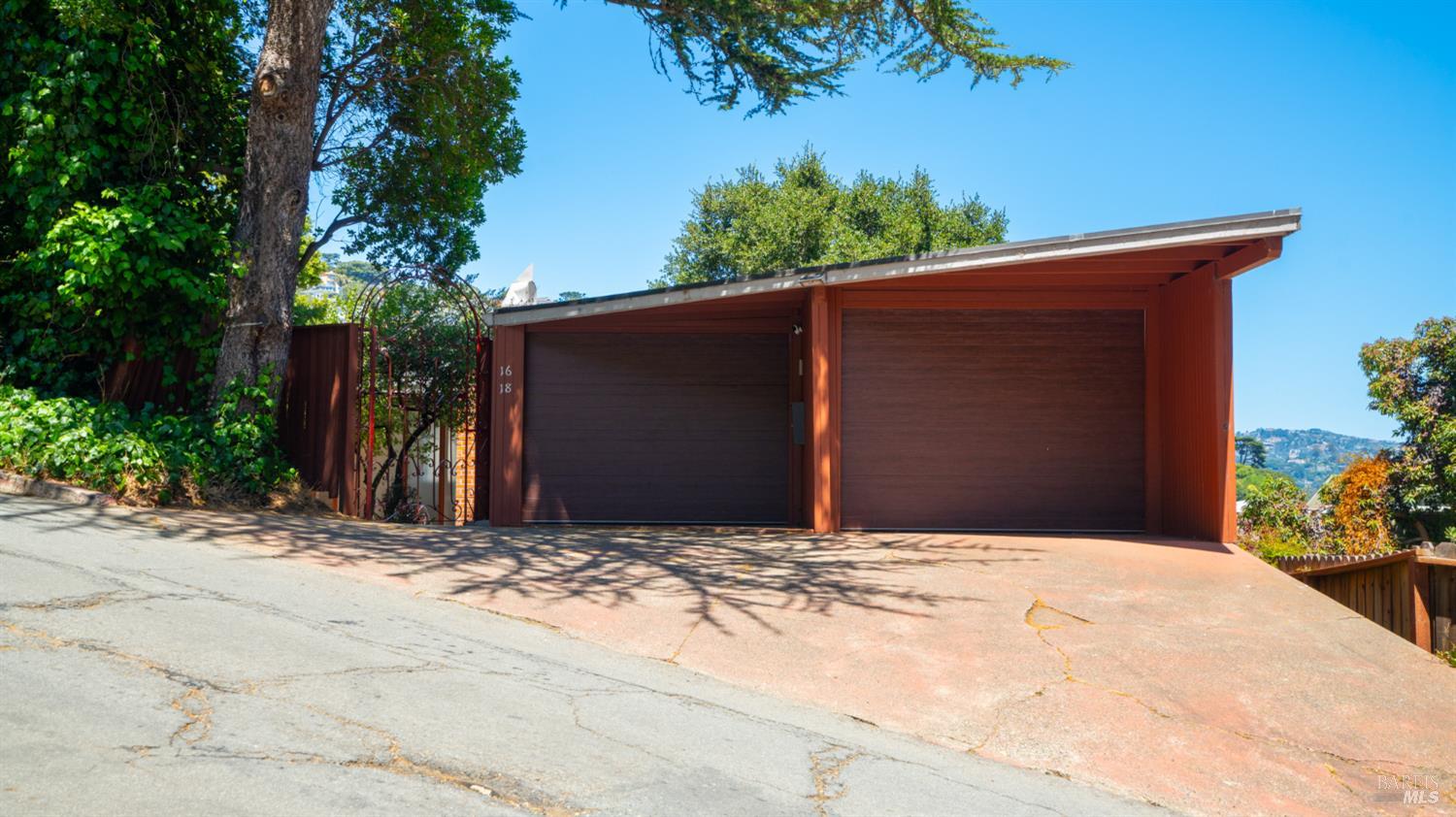 16-18 Sausalito Blvd