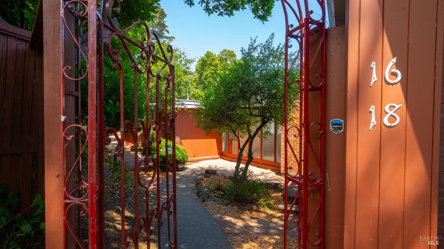 16-18 Sausalito Blvd