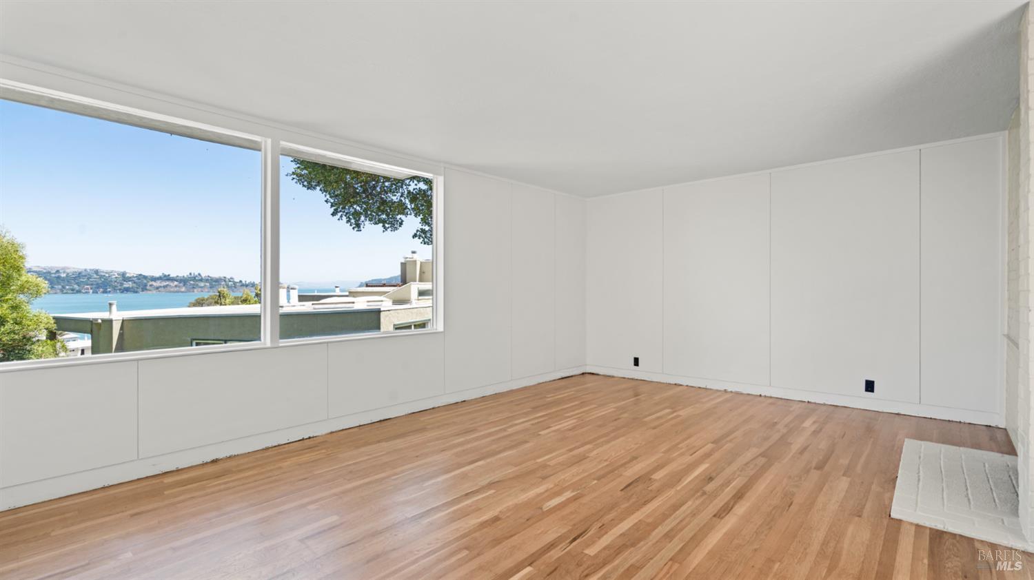 16-18 Sausalito Blvd