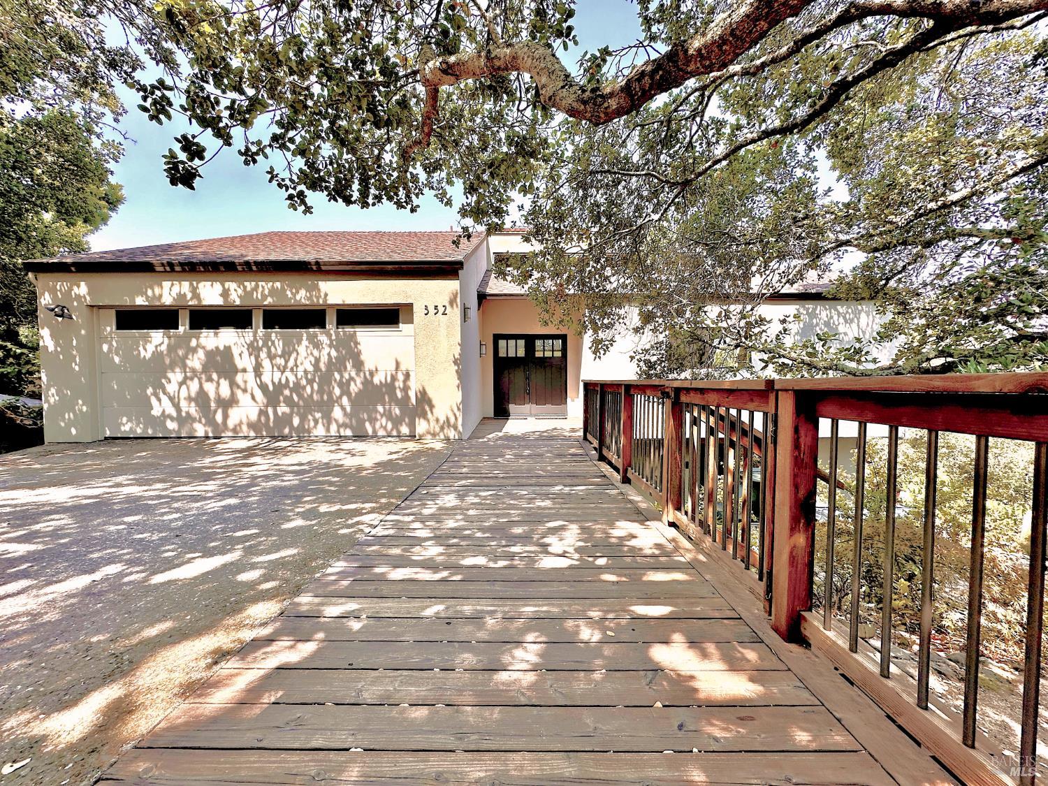 352 Laurel Ave
