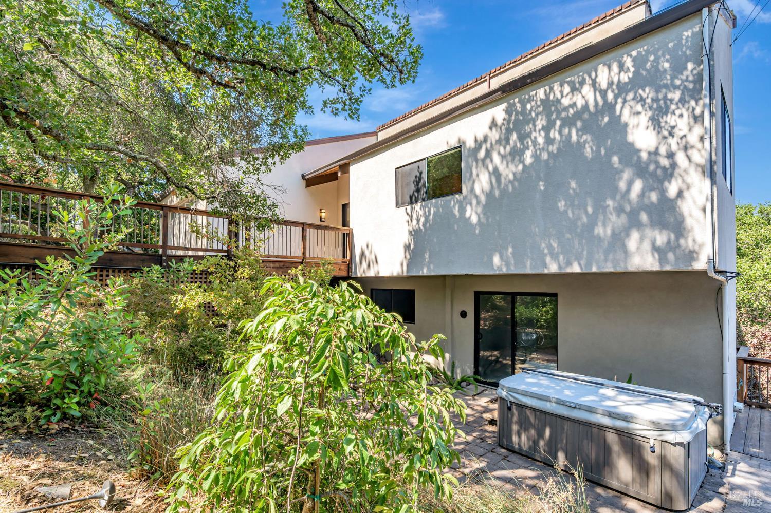 352 Laurel Ave