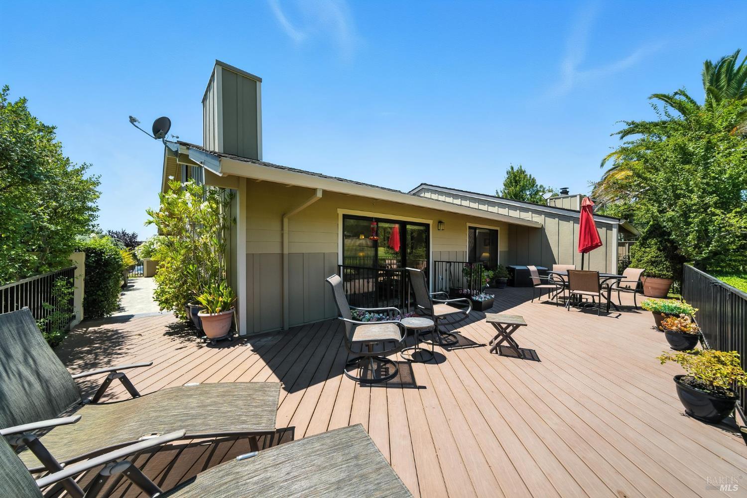 873 Oak Leaf Way