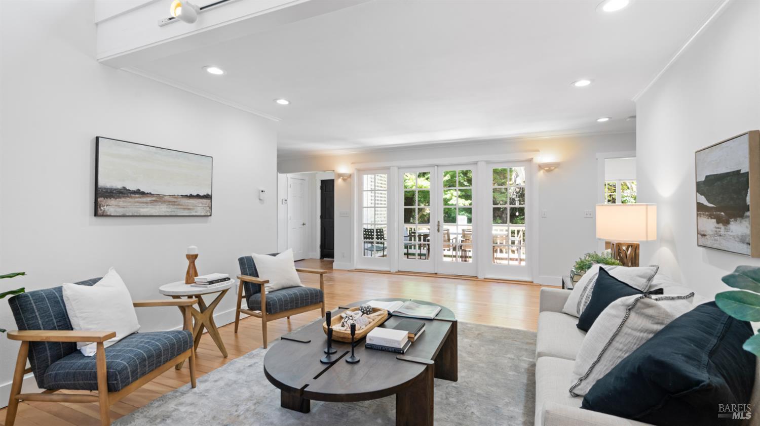 405 Redwood Rd