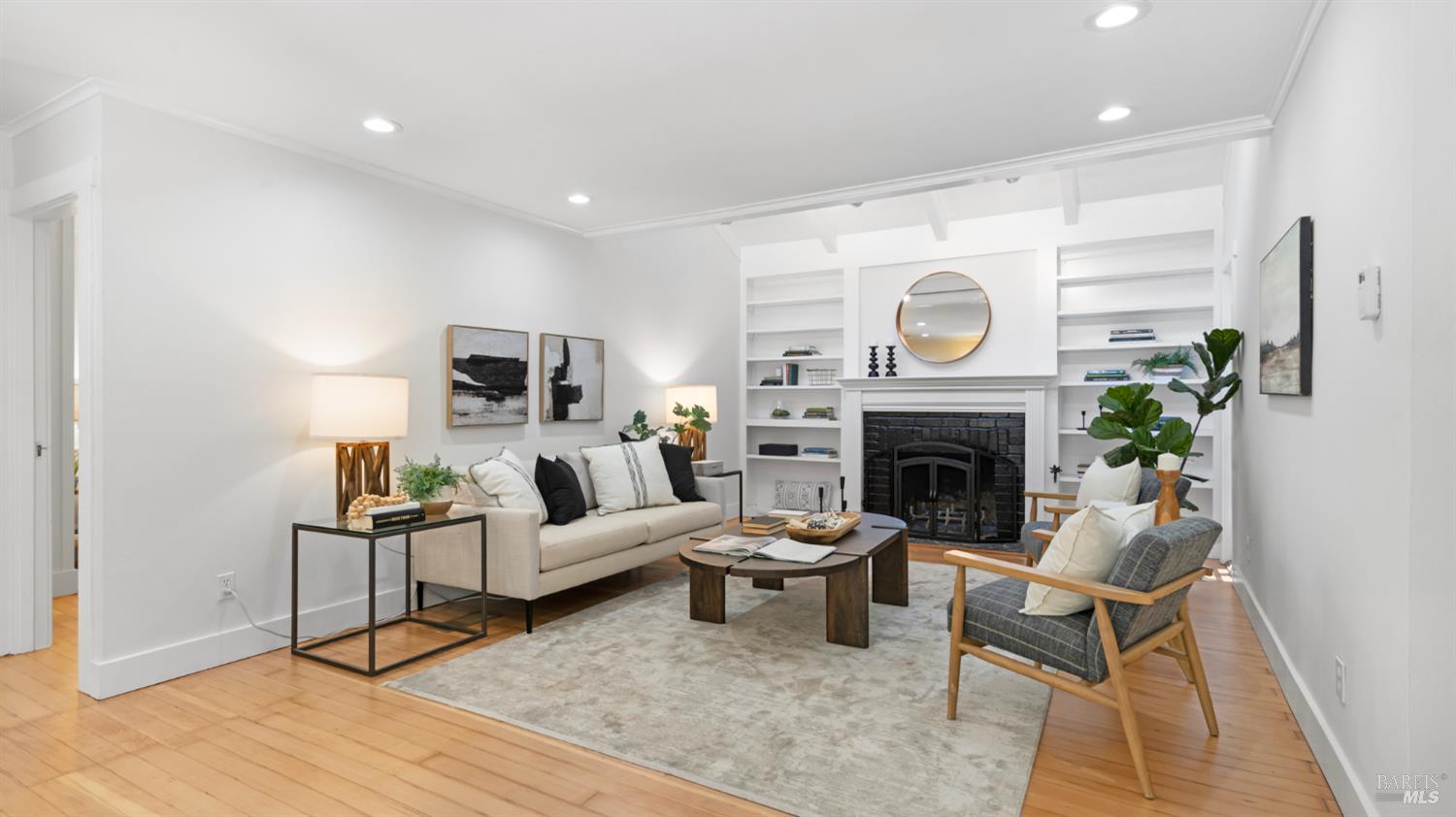 405 Redwood Rd