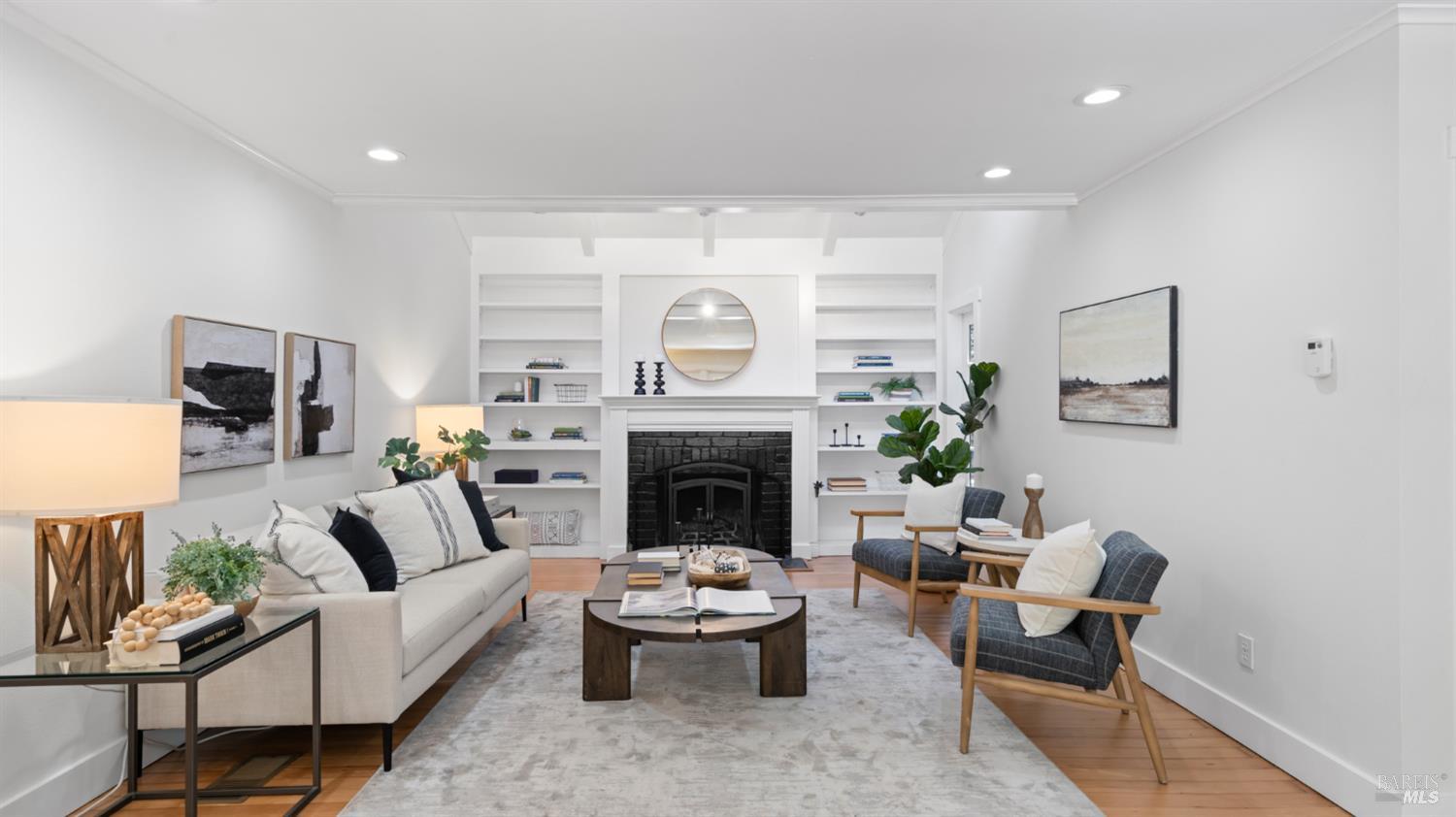 405 Redwood Rd