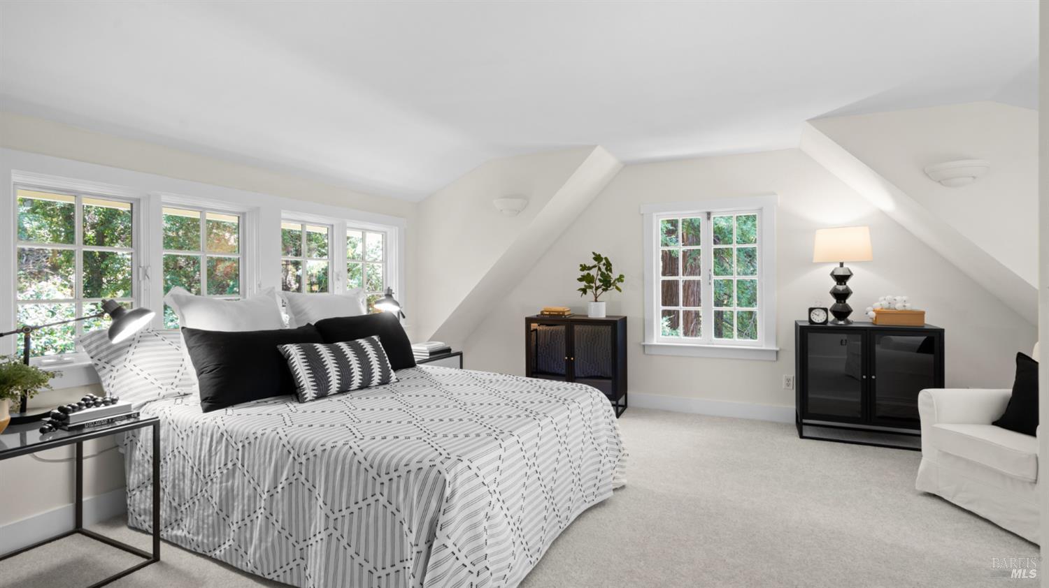 405 Redwood Rd