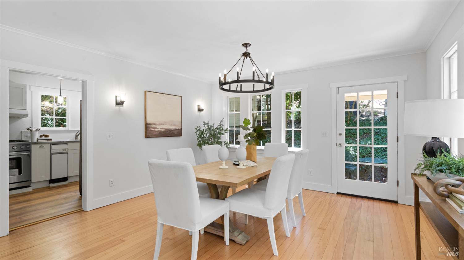 405 Redwood Rd