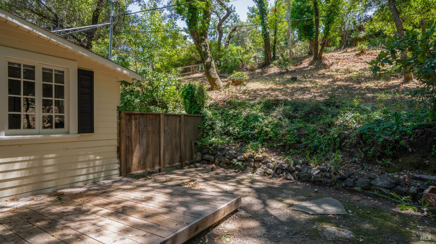 405 Redwood Rd