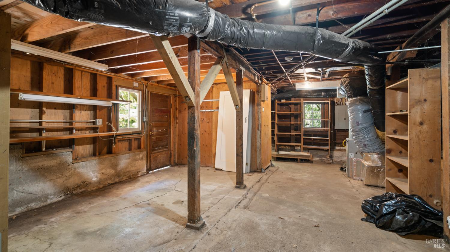 405 Redwood Rd