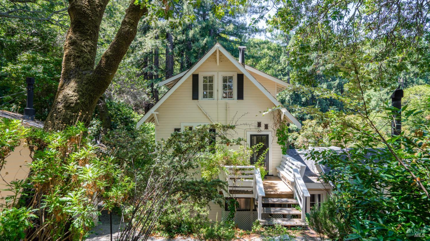 405 Redwood Rd