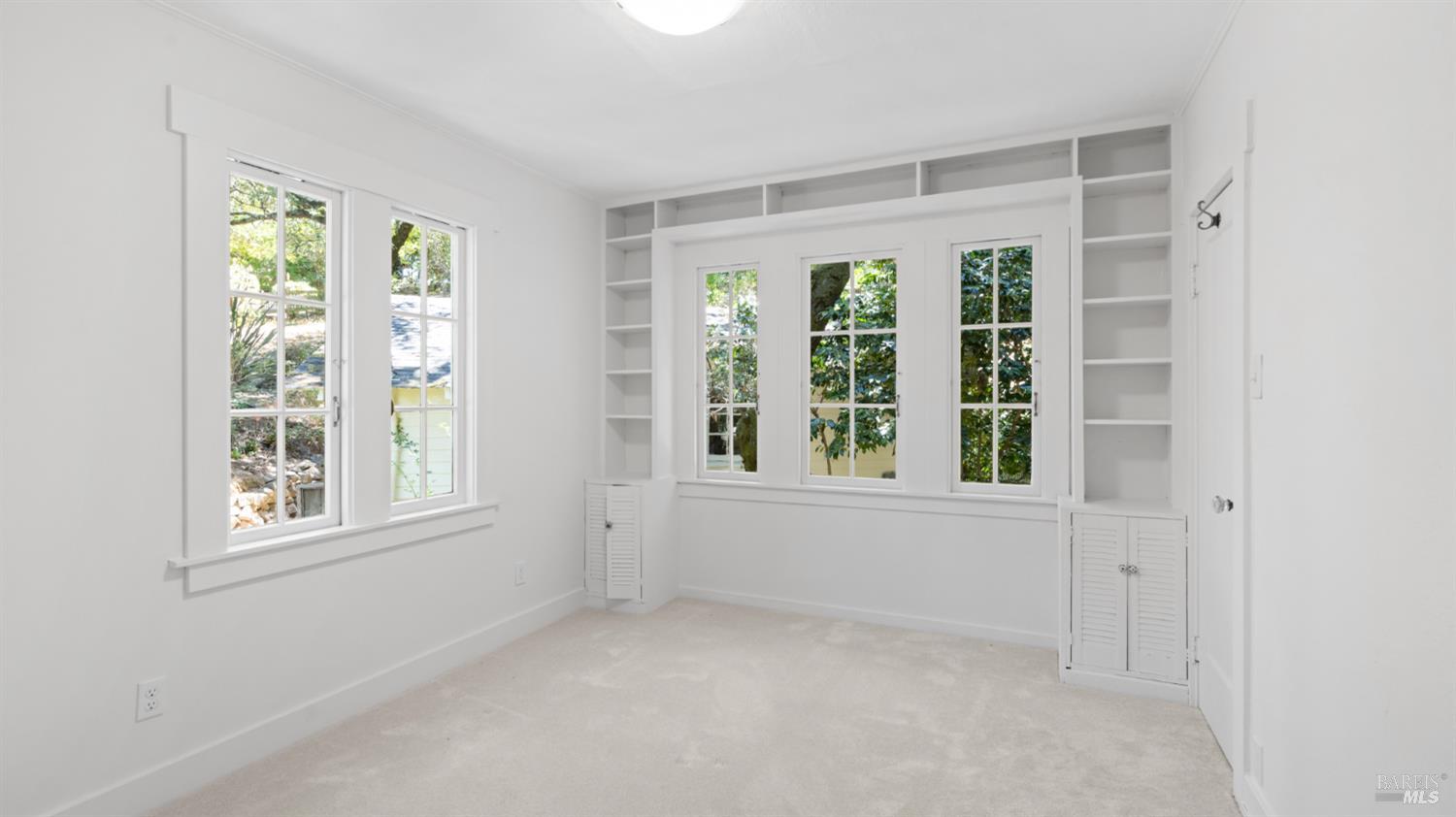 405 Redwood Rd