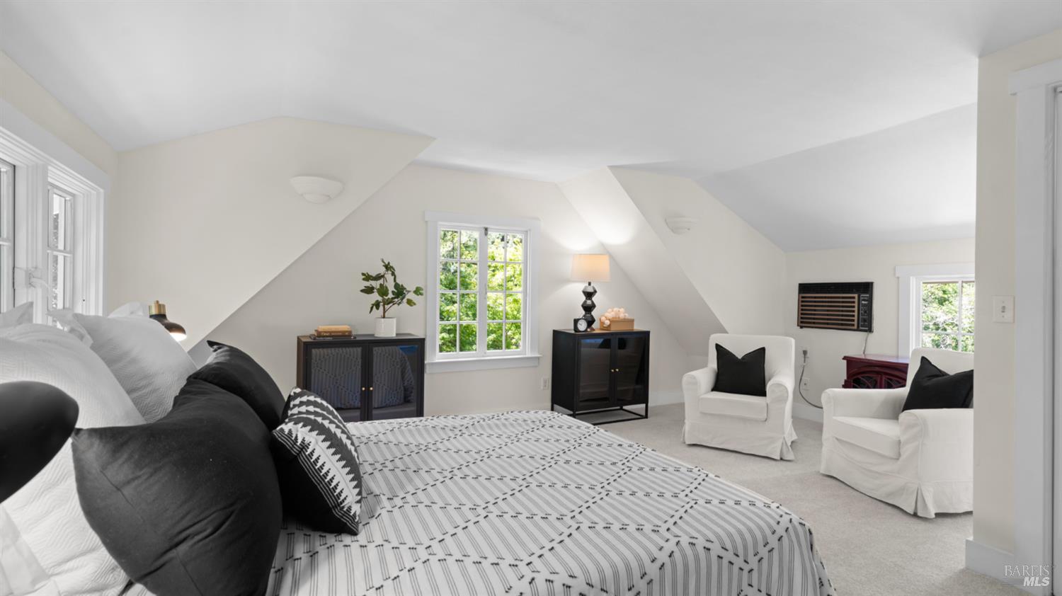 405 Redwood Rd
