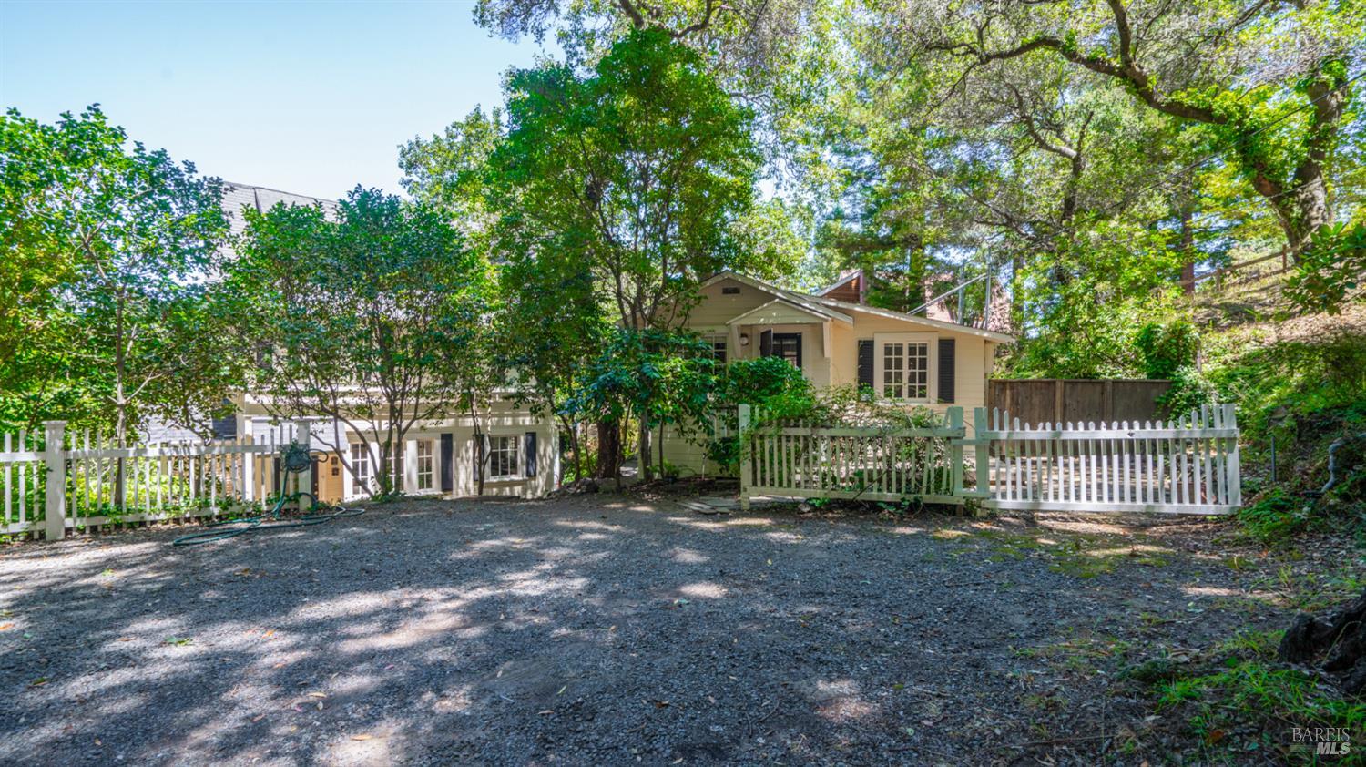 405 Redwood Rd