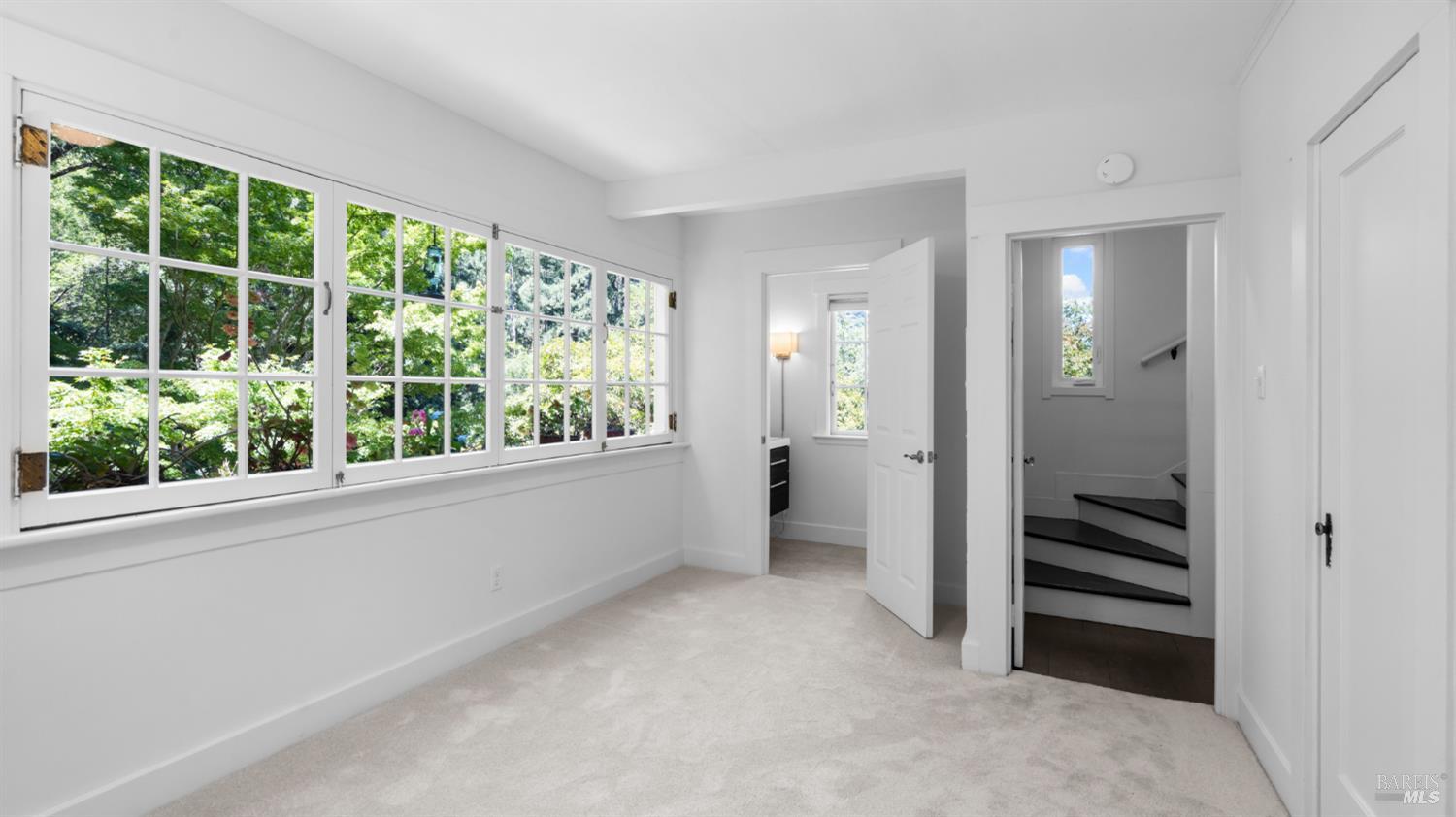 405 Redwood Rd