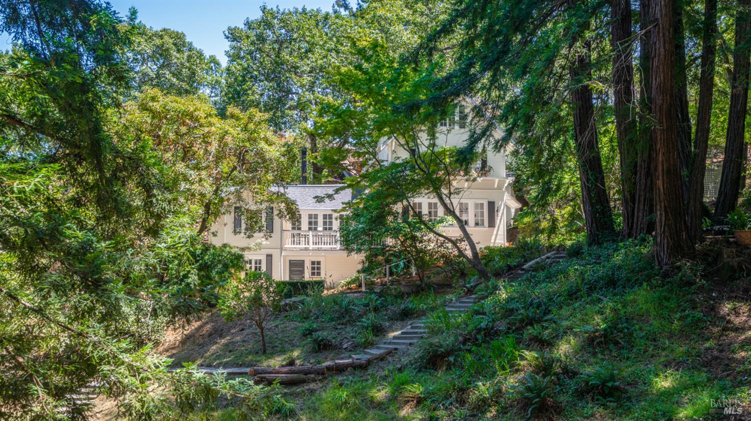 405 Redwood Rd