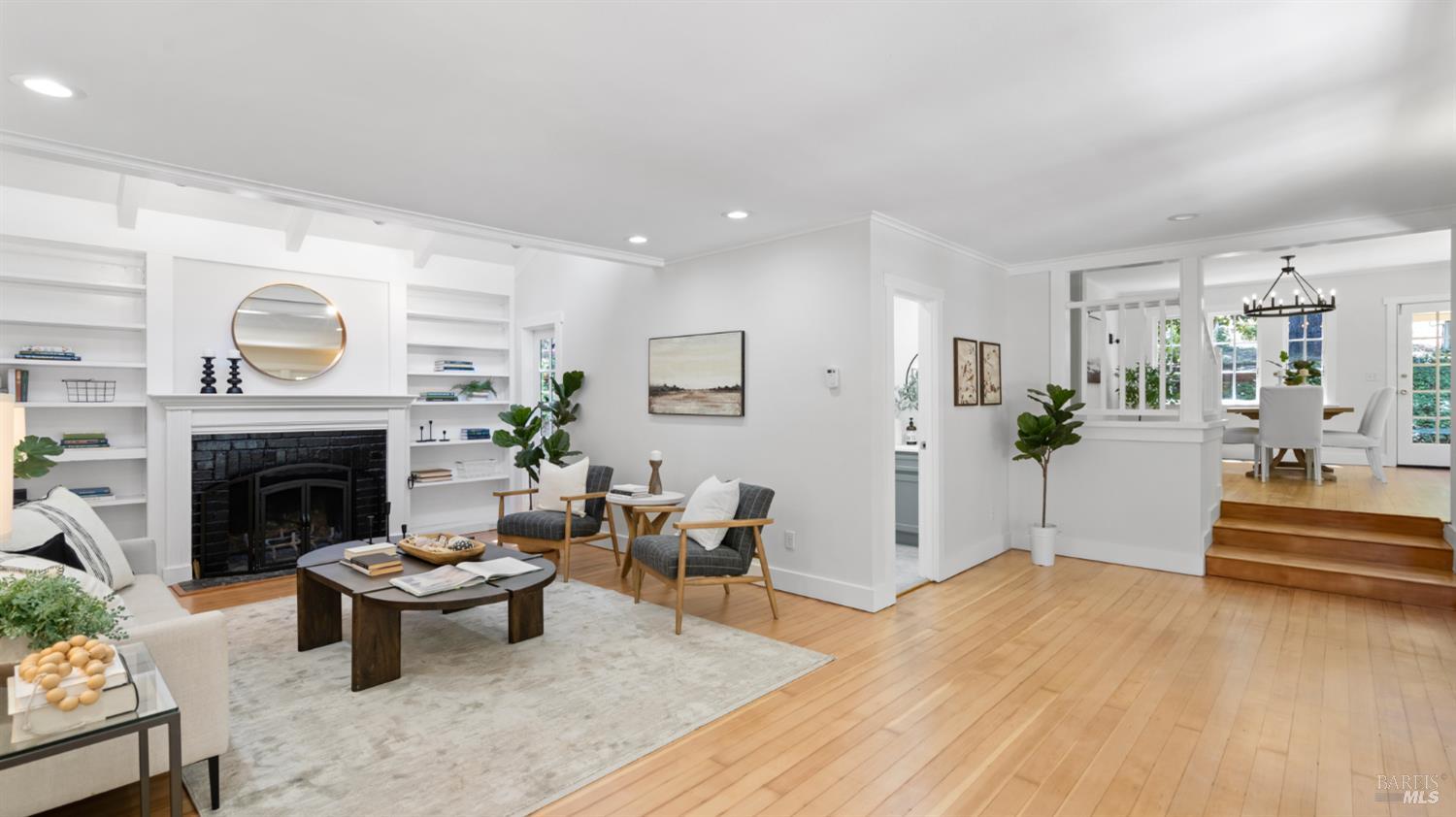 405 Redwood Rd