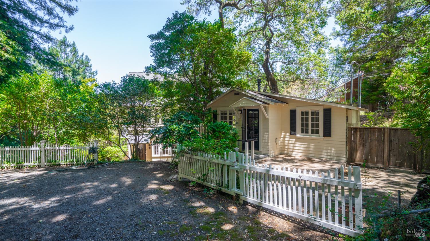 405 Redwood Rd
