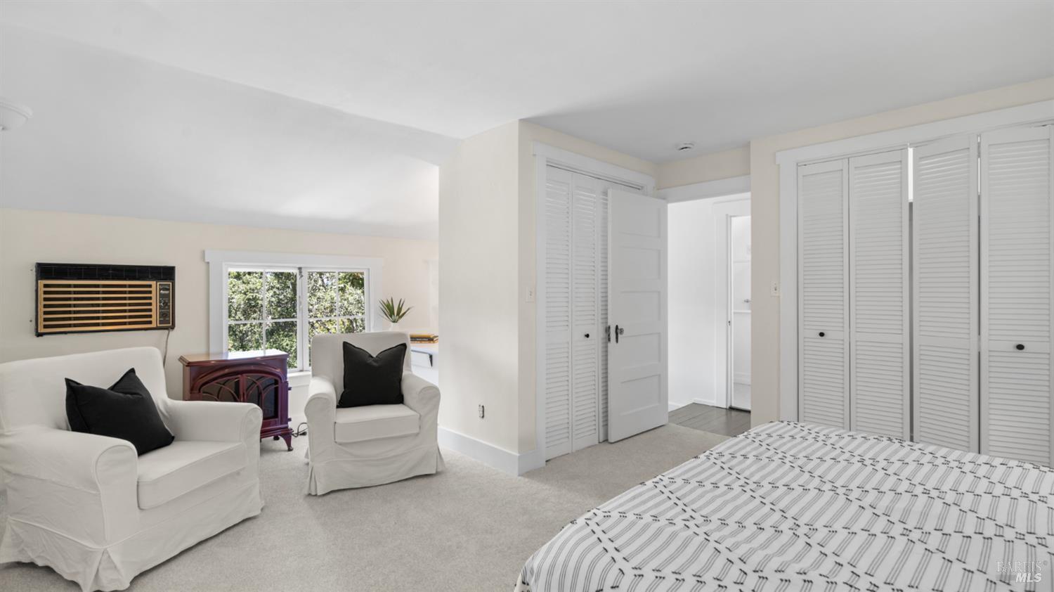 405 Redwood Rd