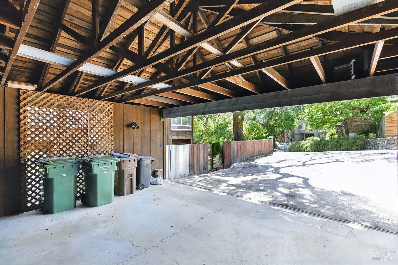 144 laurel Dr