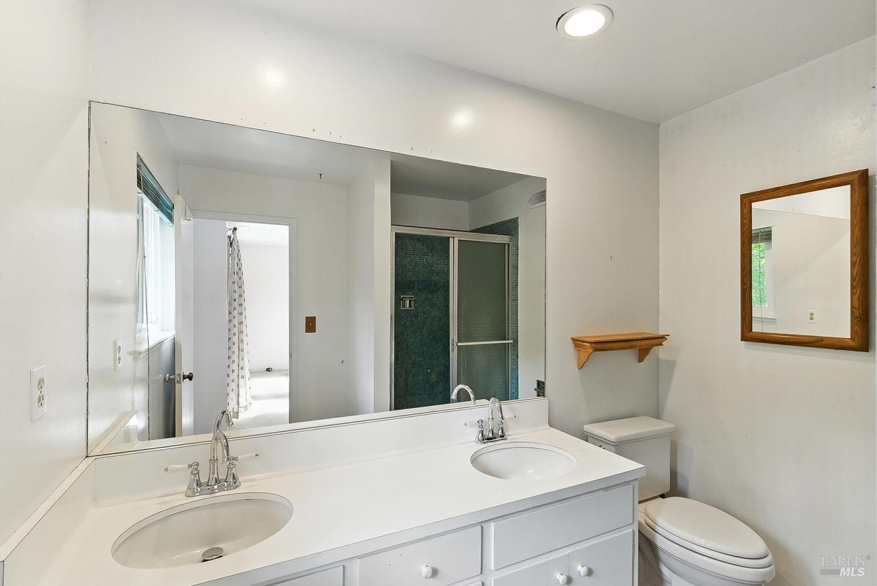 144 laurel Dr