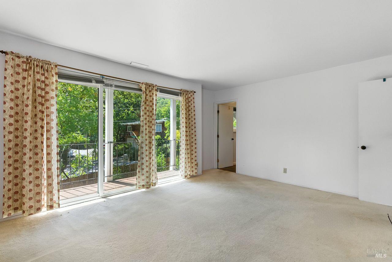 144 laurel Dr