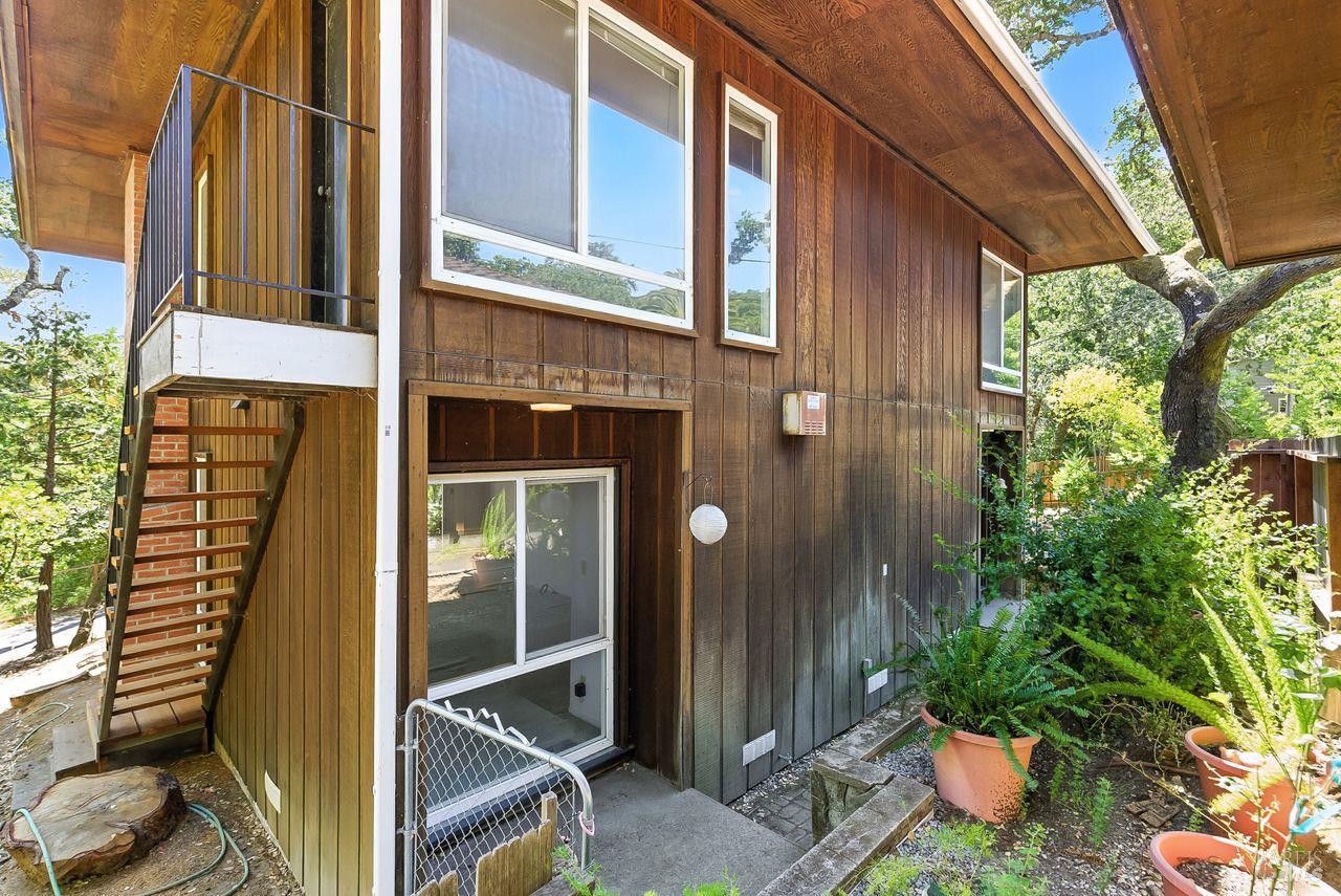 144 laurel Dr