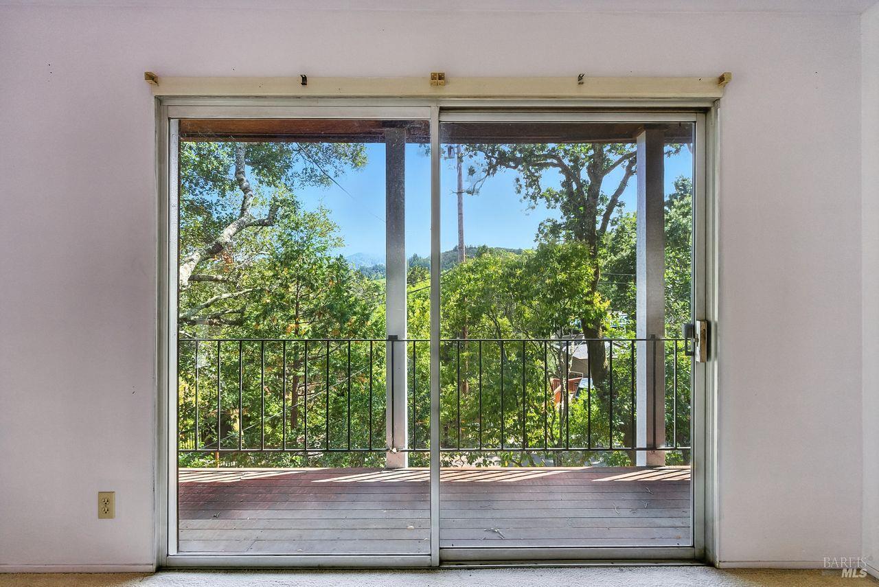 144 laurel Dr