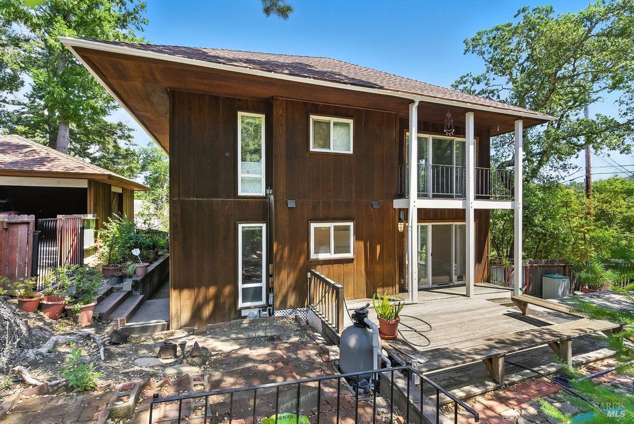 144 laurel Dr