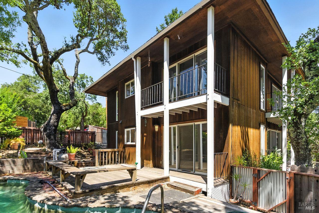 144 laurel Dr
