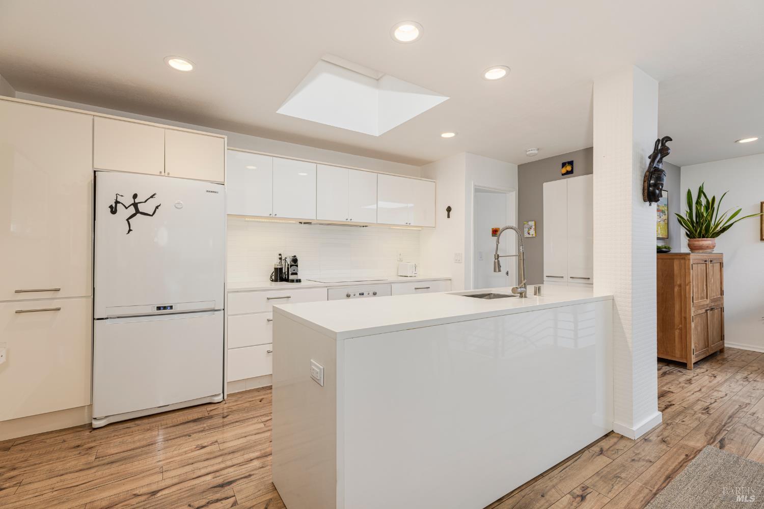 175 Knollwood Dr