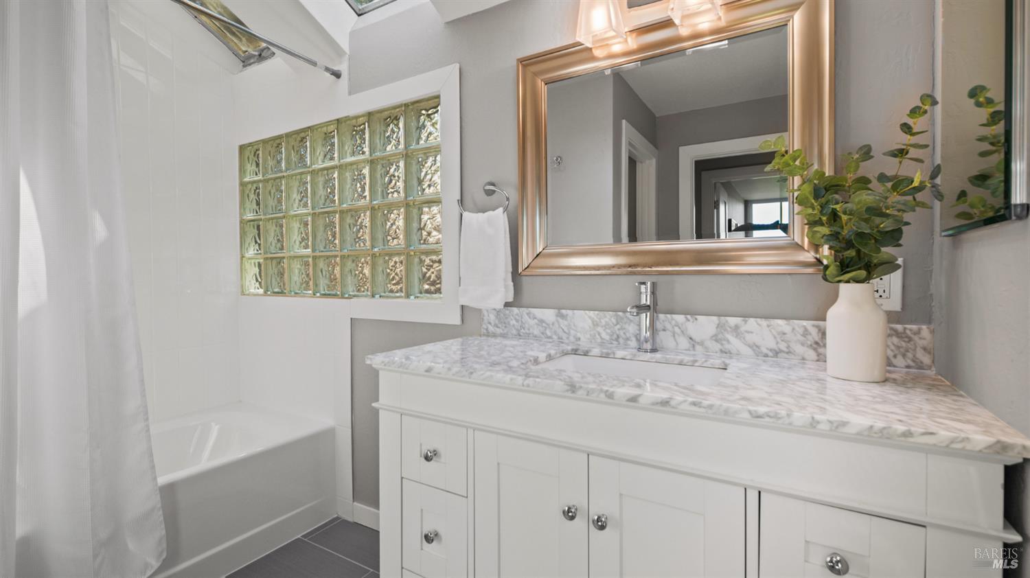 368 Carrera Dr