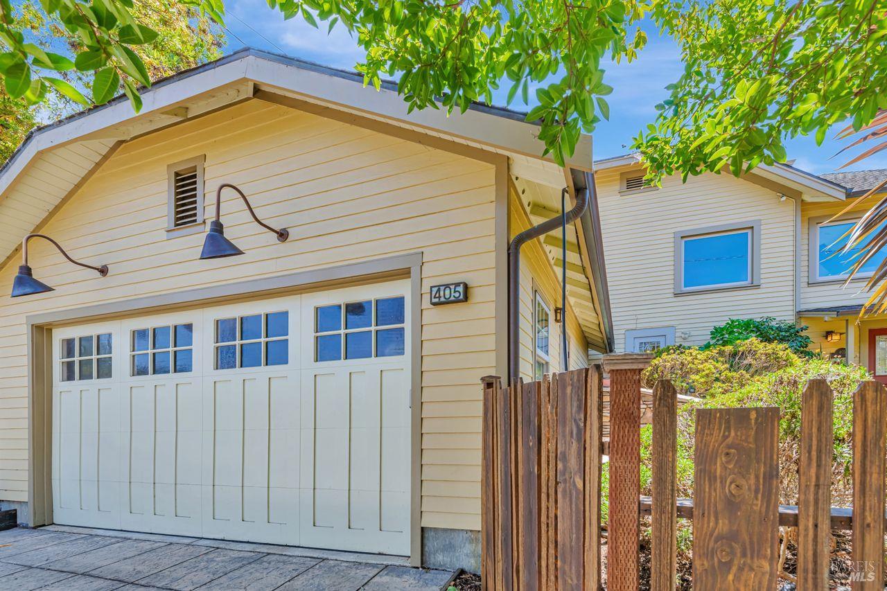 405 Oakdale Ave