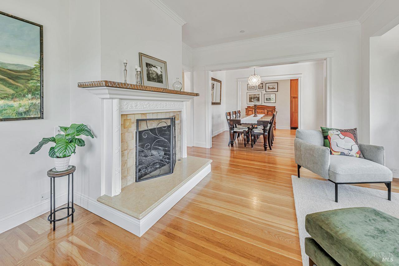 405 Oakdale Ave