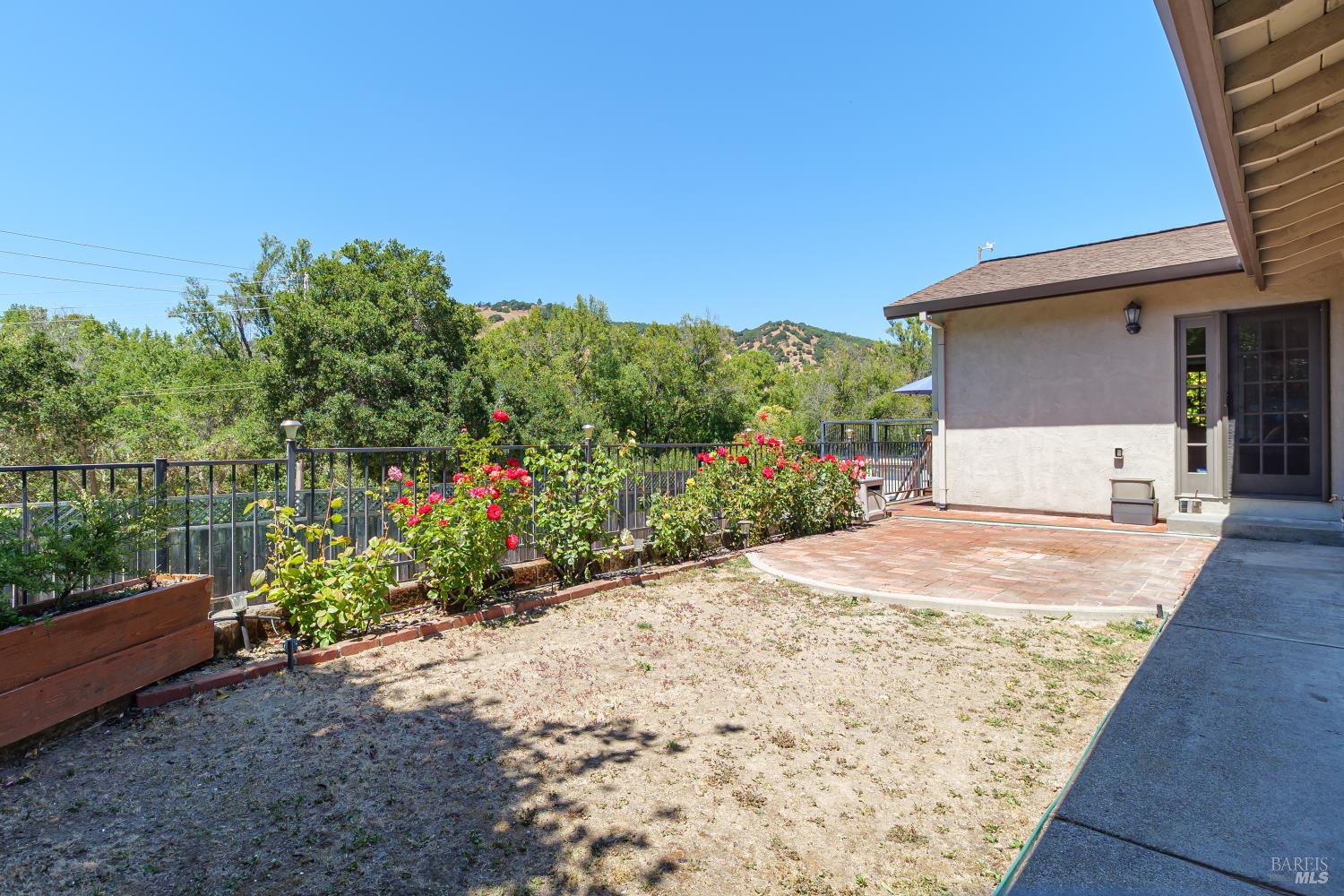 92 Upper Oak Dr